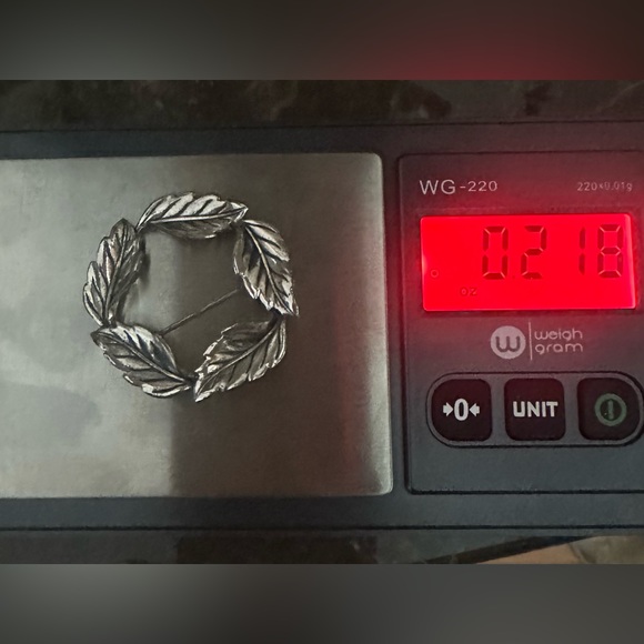 Vintage Beau Sterling Leaf Brooch - Picture 6 of 6